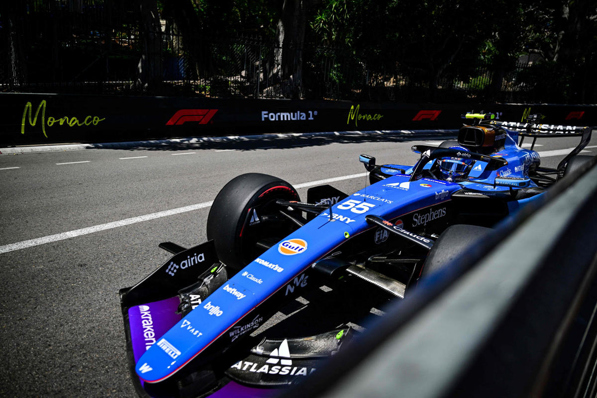 Sainz salva un susto y mira de cerca los puntos
