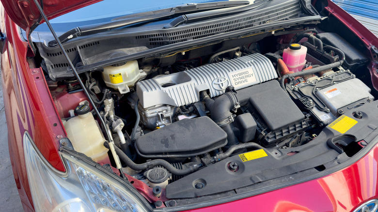 Here's what happens when a hybrid car's high-voltage battery runs out of power