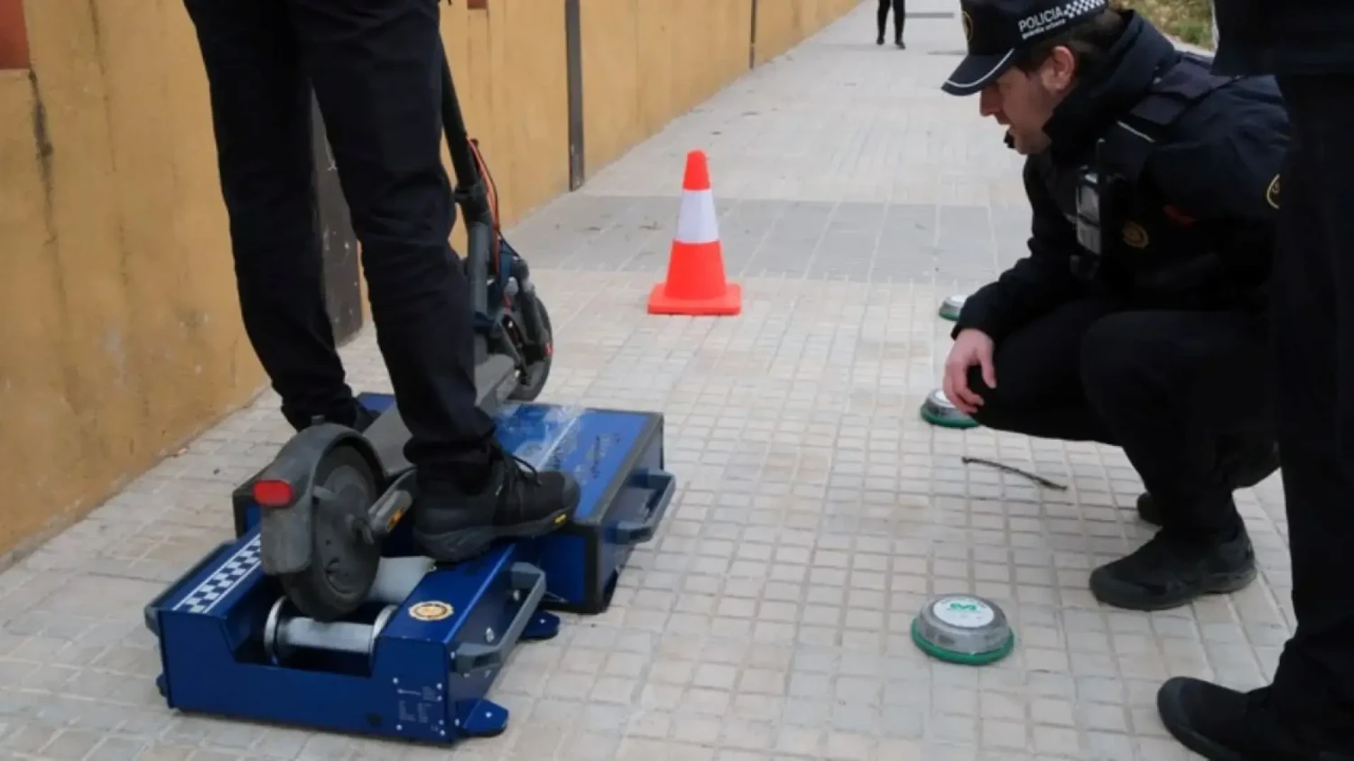 Detenido en Cornellá por llevar un patinete eléctrico que se ponía a 139 km/h