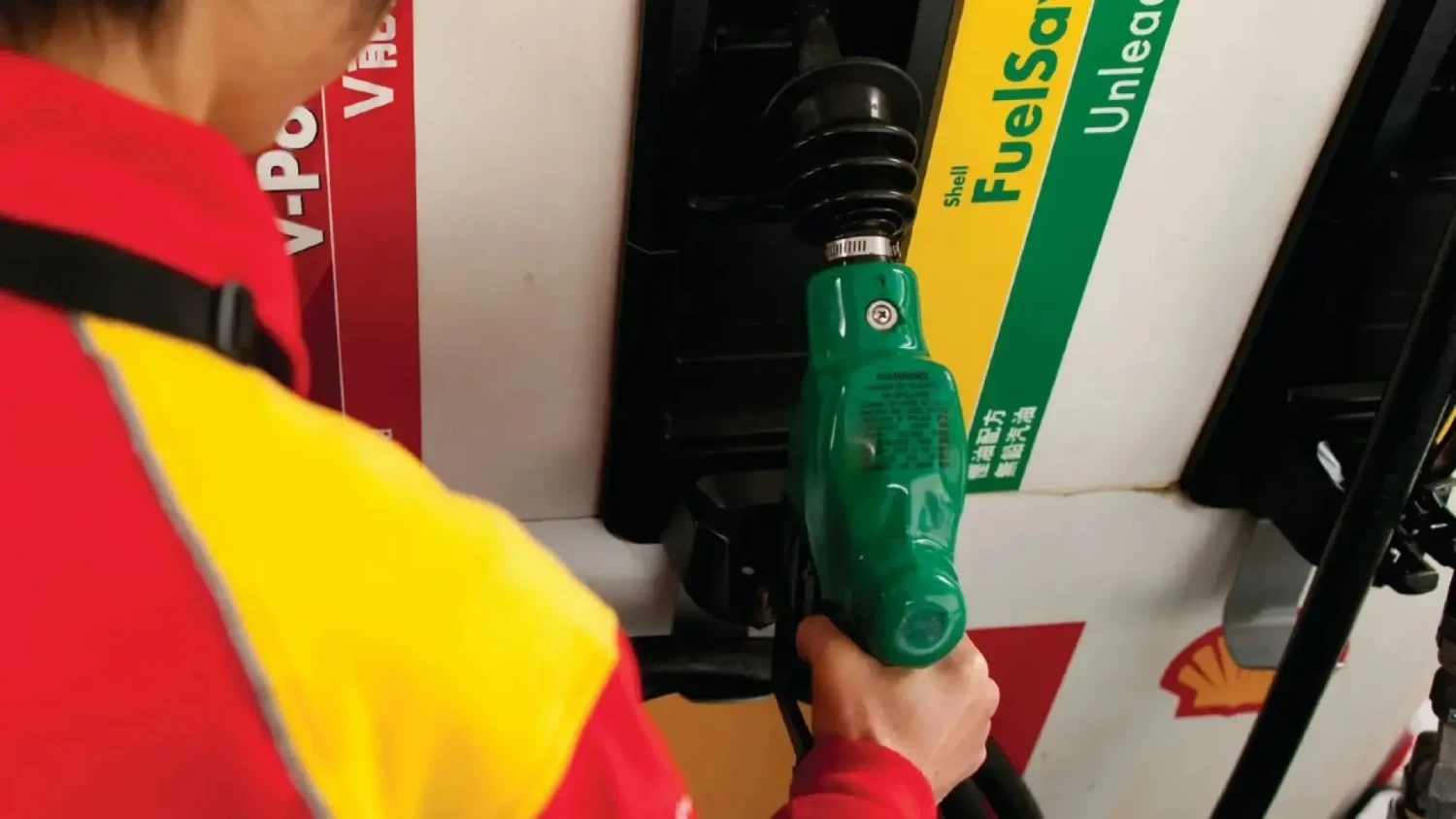El precio del diésel sigue marcando mínimos, está a punto de igualarse a la gasolina y alegra a miles de conductores