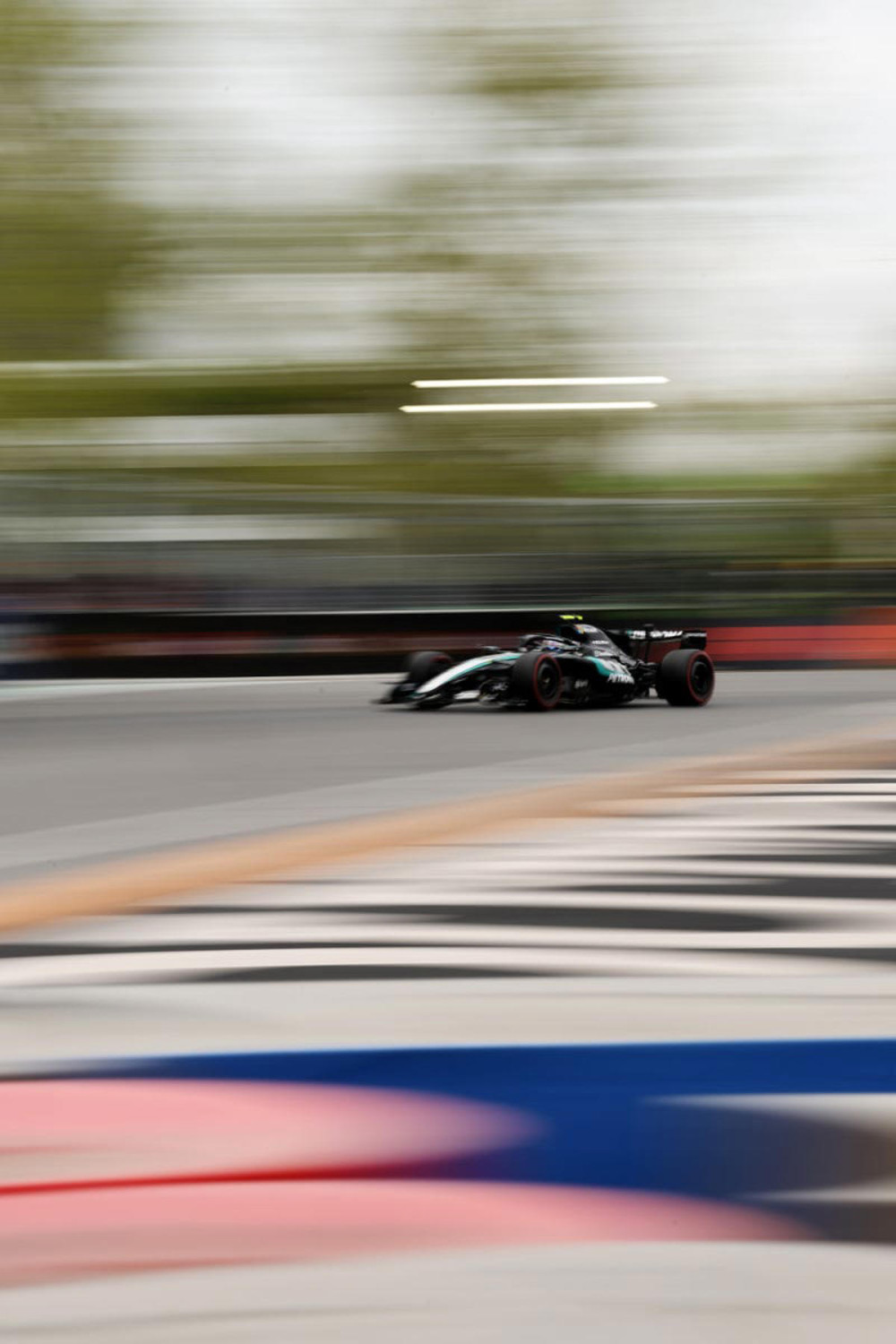 Max Verstappen y Charles Leclerc elogian el rendimiento de Kimi Antonelli en Mercedes F1