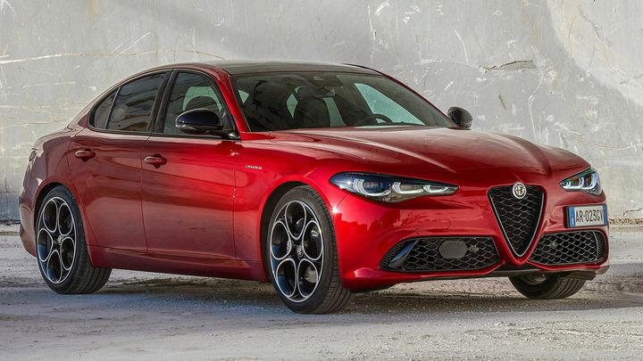 Con más de 9.000 € de descuento no tienes excusas, el sedán italiano que gana al BMW Serie 3 en dinámica revienta el segmento