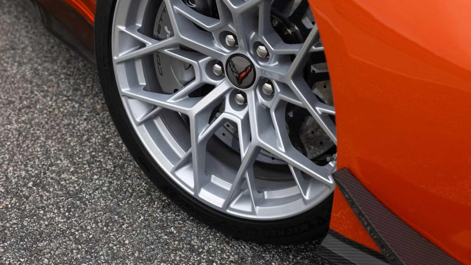 Chevy Corvette ZR1X shocks Bugatti Chiron in 1,500-hp drag race