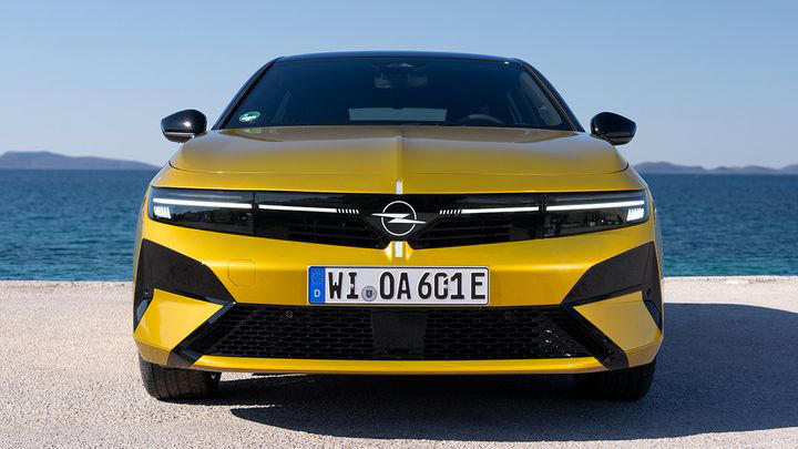 El renovado Opel Astra arrincona al SEAT León con 8.200 € de descuento, etiqueta ECO y un nuevo diseño