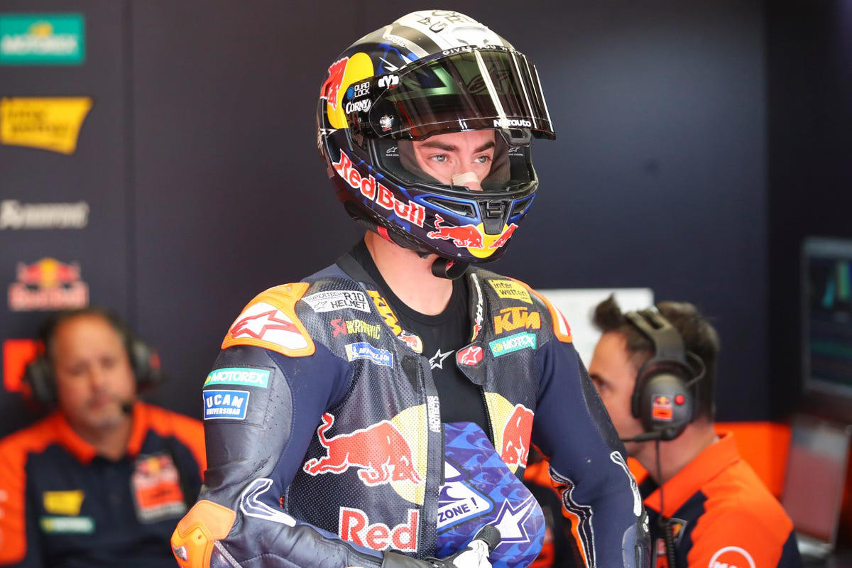 Pedro Acosta lamenta su debacle con KTM frente a Enea Bastinini en el GP de Italia: "Nada funcionó"