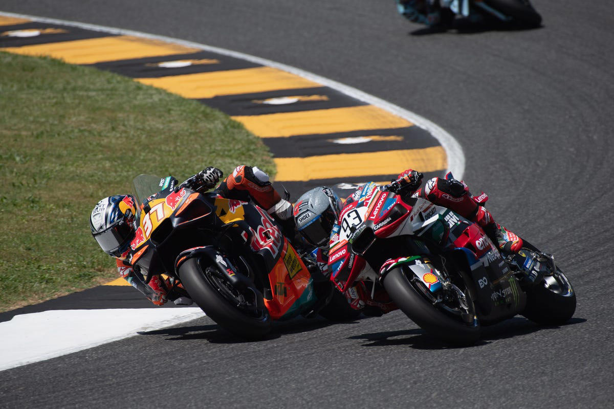 Pedro Acosta y su batalla con Marc Márquez tras el salto de KTM en el GP de Italia: "Aprendí mucho"