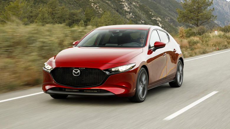 These are the five cheapest cars the IIHS and Consumer Reports recommend for teen drivers