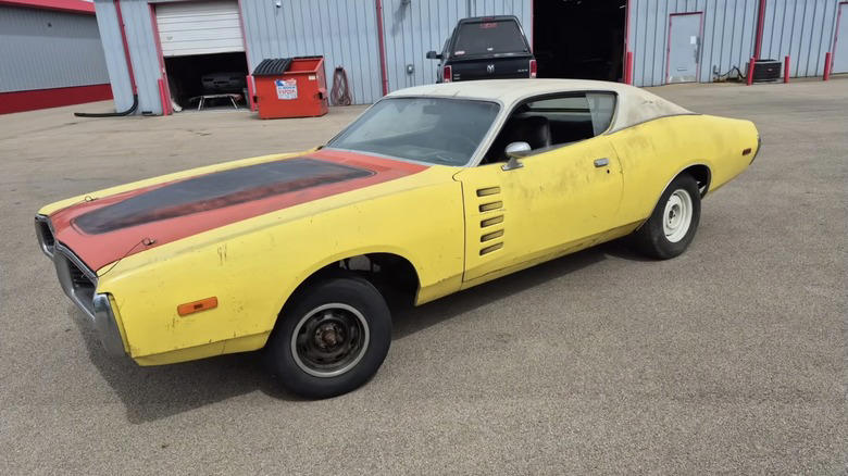 Dodge, This barn find is one of the few 1972 440 Six Pack Dodge Chargers