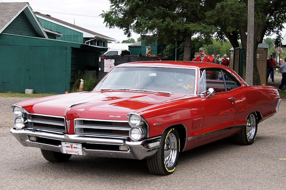 Pontiac, The 1965 Pontiac Catalina 2+2 quietly became one of the fastest full-size cars available