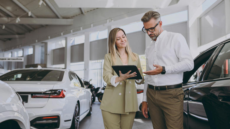 Is it cheaper to lease or buy a car?