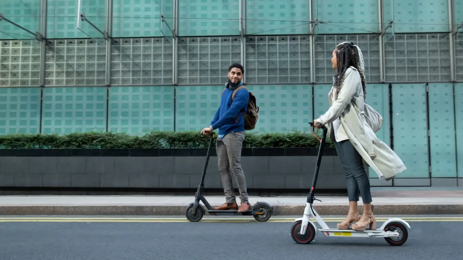 Confirmado por la DGT: se modifica el Reglamento de Circulación para la protección a usuarios vulnerables. Afecta a motocicletas, VMP y bicicletas