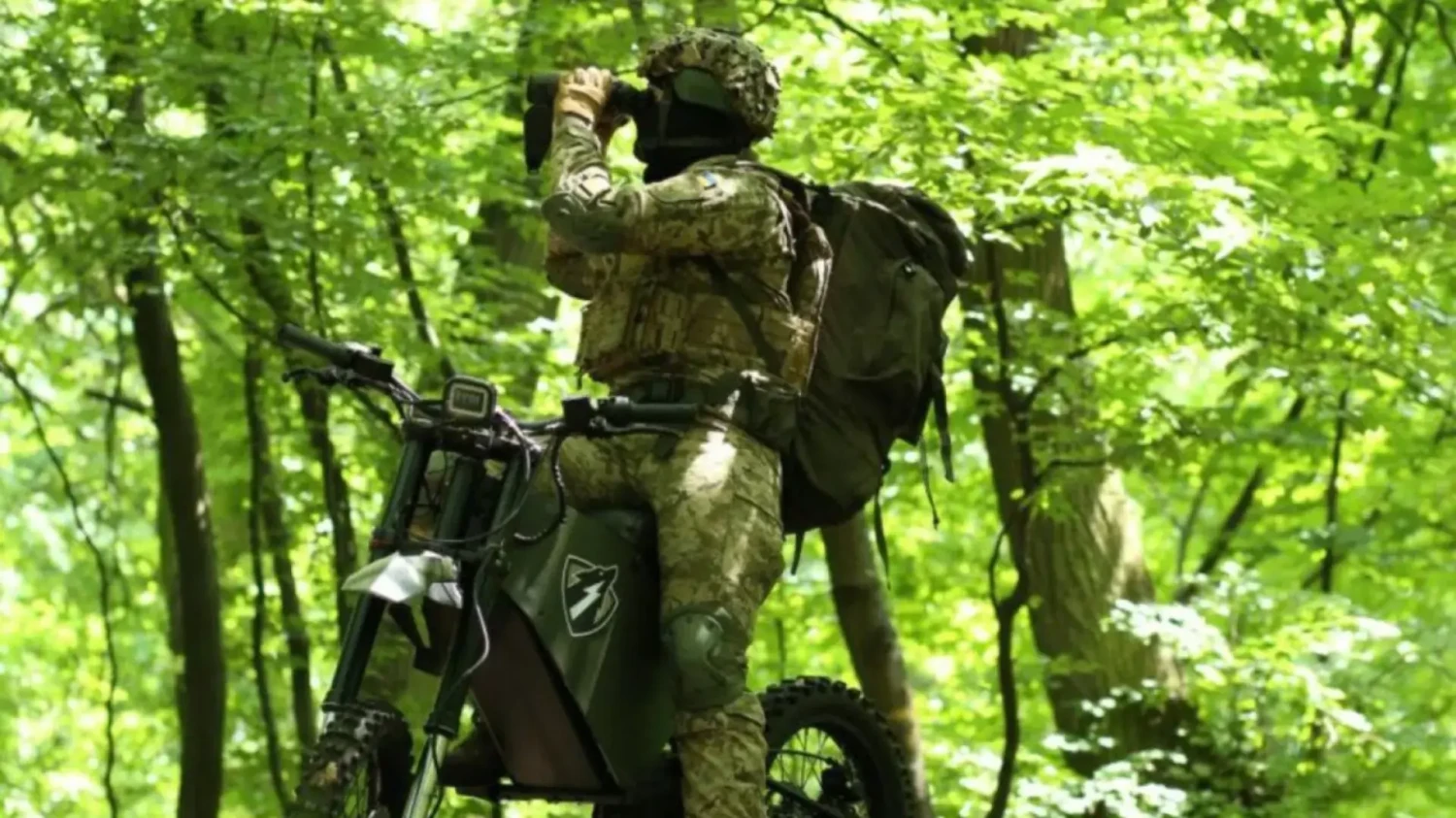 Una empresa ucraniana ha creado la moto invisible que incluso los drones rusos no pueden localizar