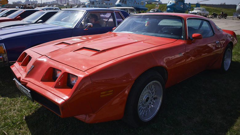 All about the engines that powered the 1979 Pontiac Firebird