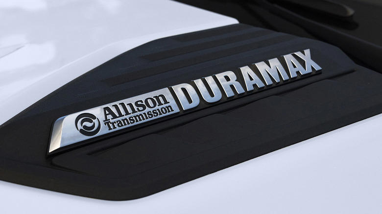 6.6 Duramax vs. 6.6 gas: Which Chevrolet Silverado engine is best?