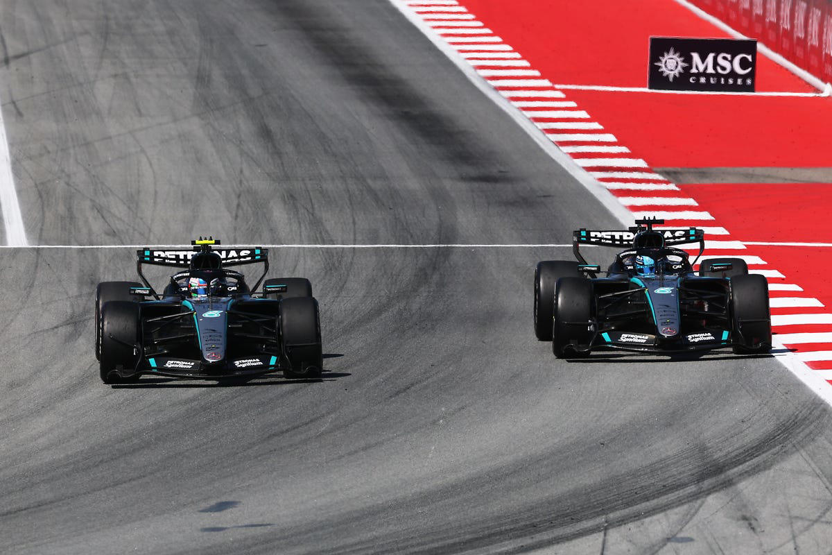 Toto Wolff y su aviso a Antonelli y George Russell ante una batalla en Mercedes: "Los despediría"