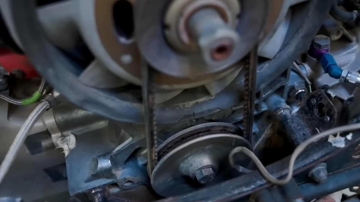 Watch the Porsche 959 Dakar legend get torn apart and rebuilt