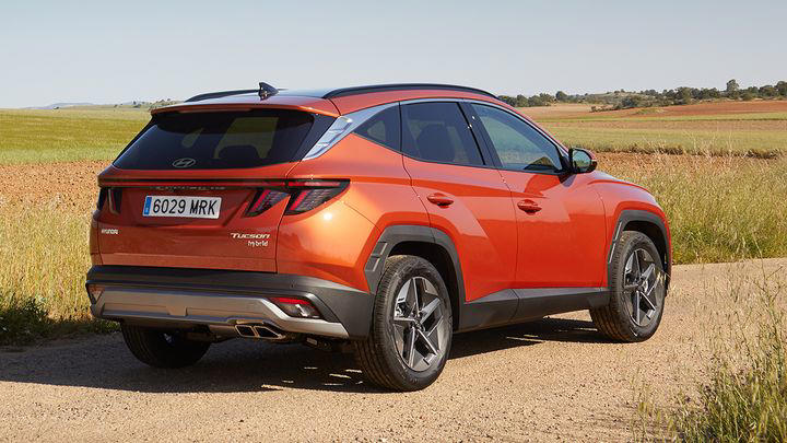 Todos mirando SUV chinos y llega Hyundai con 6.000 € de rebaja para el TUCSON híbrido, la fiabilidad decanta la balanza