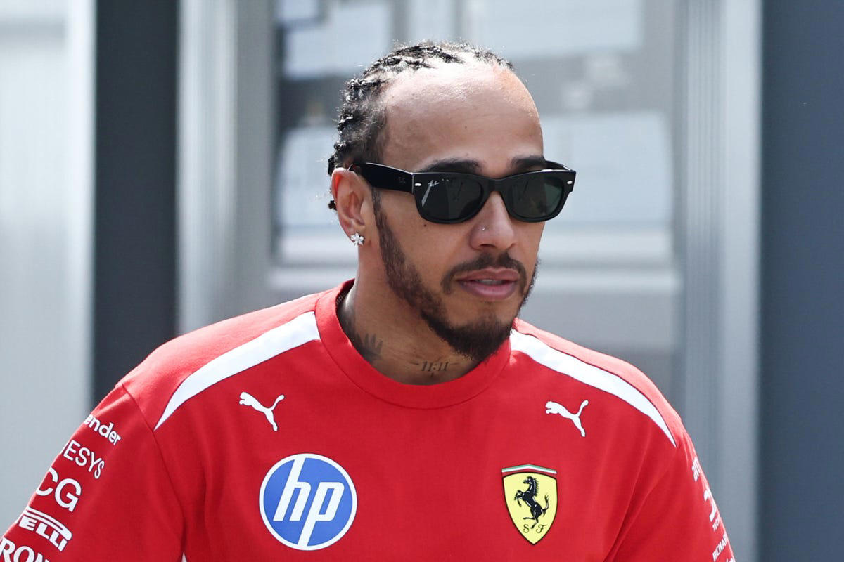 Un expiloto, sobre la batalla entre Lewis Hamilton y Charles Leclerc en Ferrari: "Las órdenes"