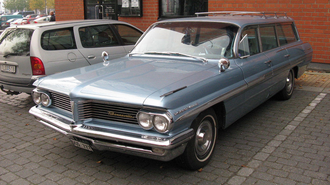 The 1962 Pontiac Bonneville offered presence but also ongoing maintenance demands