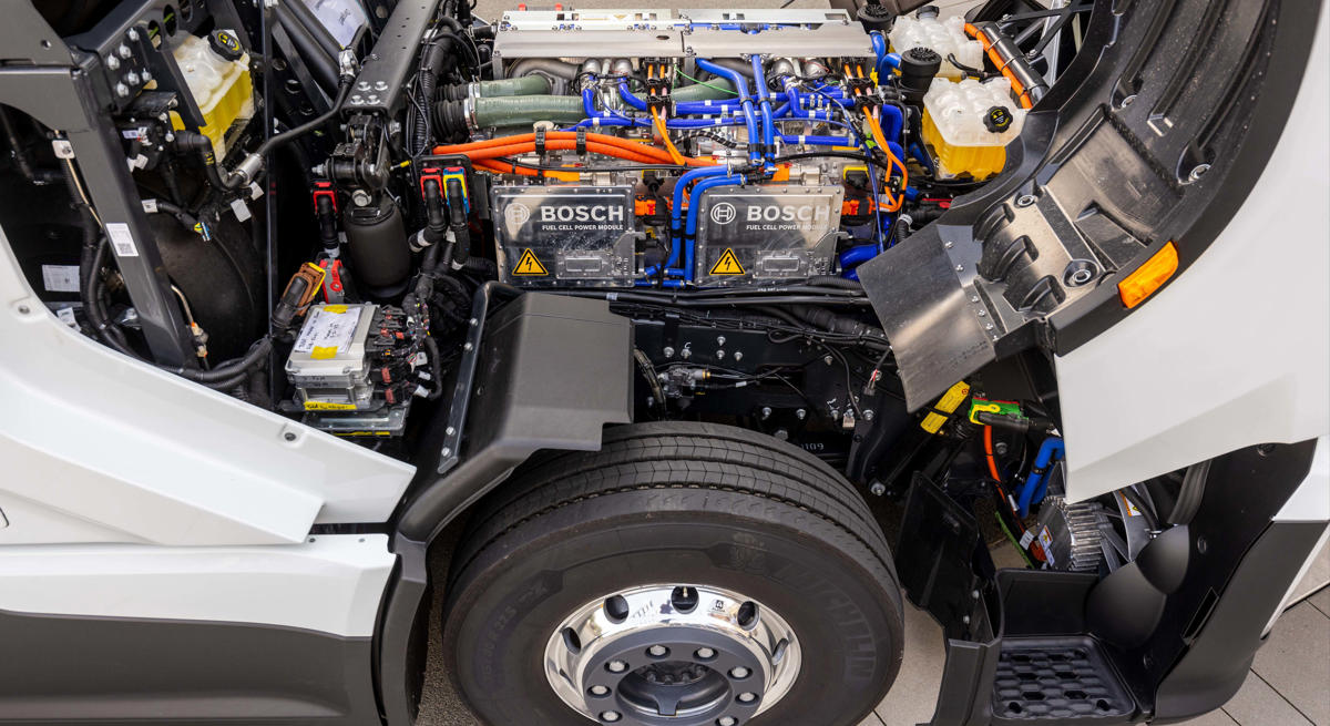 Autobuses urbanos transformados a hidrógeno: un módulo de pila de combustible se adapta al transporte urbano cero emisiones