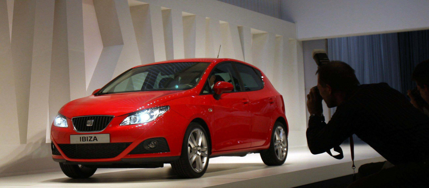 En busca de otro icono: Seat pone el Ibiza y el 600 como espejo para el Cupra Raval