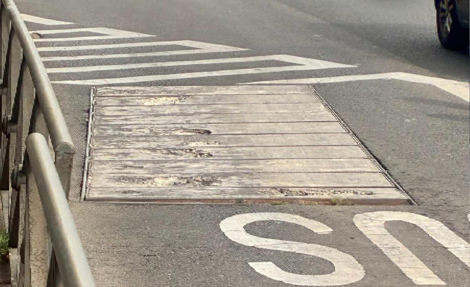 Golpe seco, rueda dañada y una duda que muchos conductores tienen