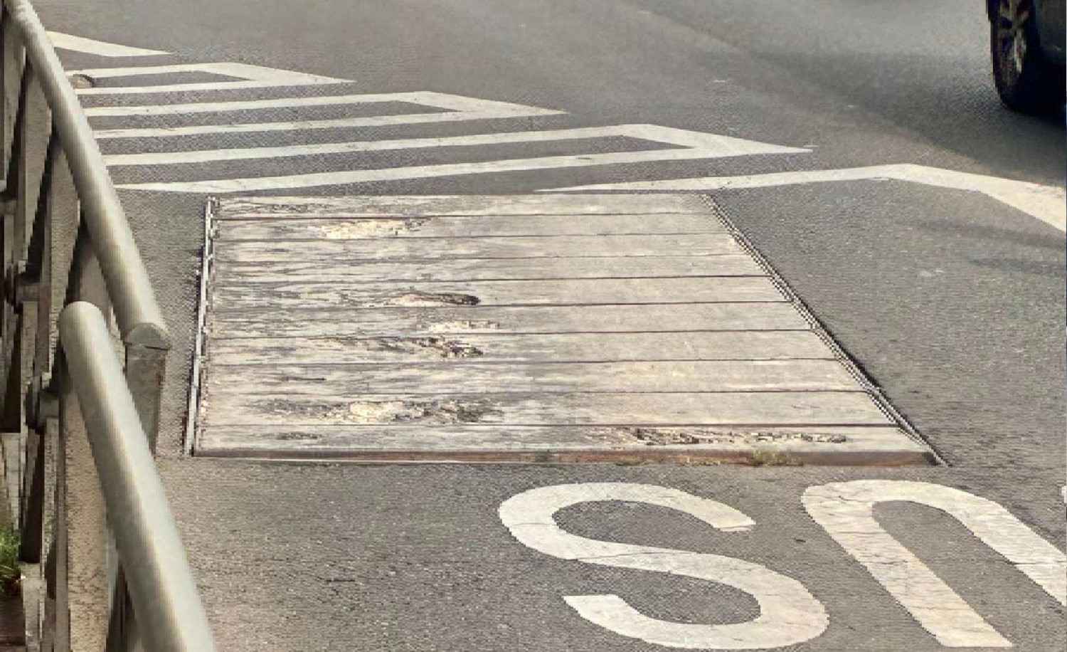 Golpe seco, rueda dañada y una duda que muchos conductores tienen