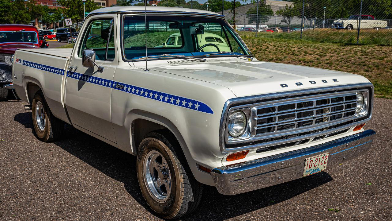Dodge, Before comfort mattered the 1975 Dodge D100 focused on getting the job done