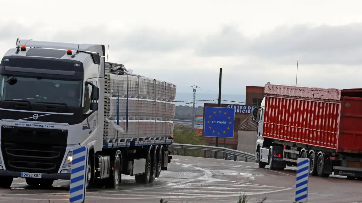 Castilla y León vigilará este año el exceso de peso de los tráilers tras elevarse a 44 toneladas la masa máxima autorizada