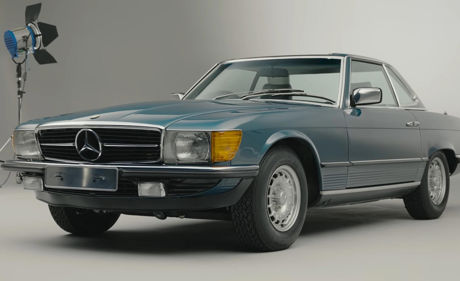 El coche que nadie condujo durante décadas ahora desata una inesperada fascinación entre coleccionistas