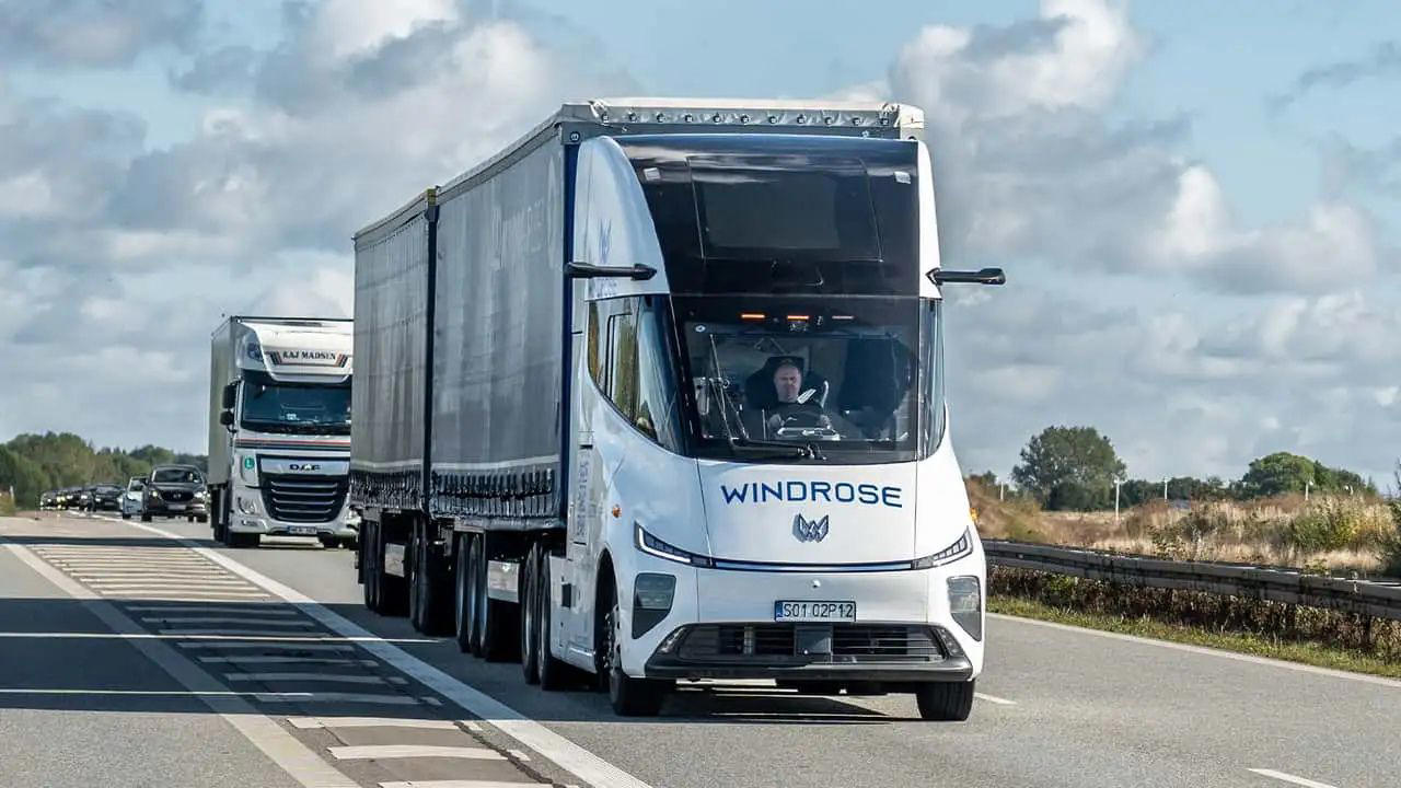 China’s Windrose makes 1st US delivery of its electric semi truck