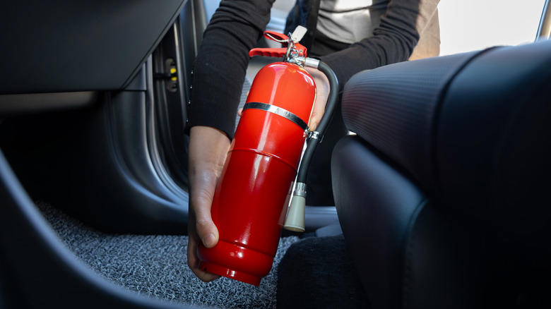 Fire extinguisher for cars: Do you need one, and which type is best?