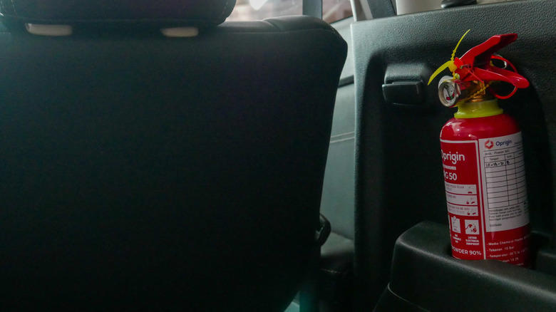 Fire extinguisher for cars: Do you need one, and which type is best?