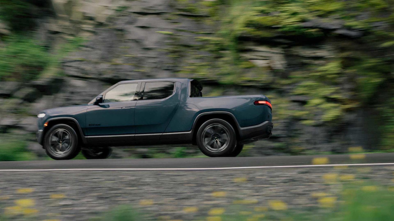 The Corvette Z06 didn’t see this 7,000-pound surprise coming