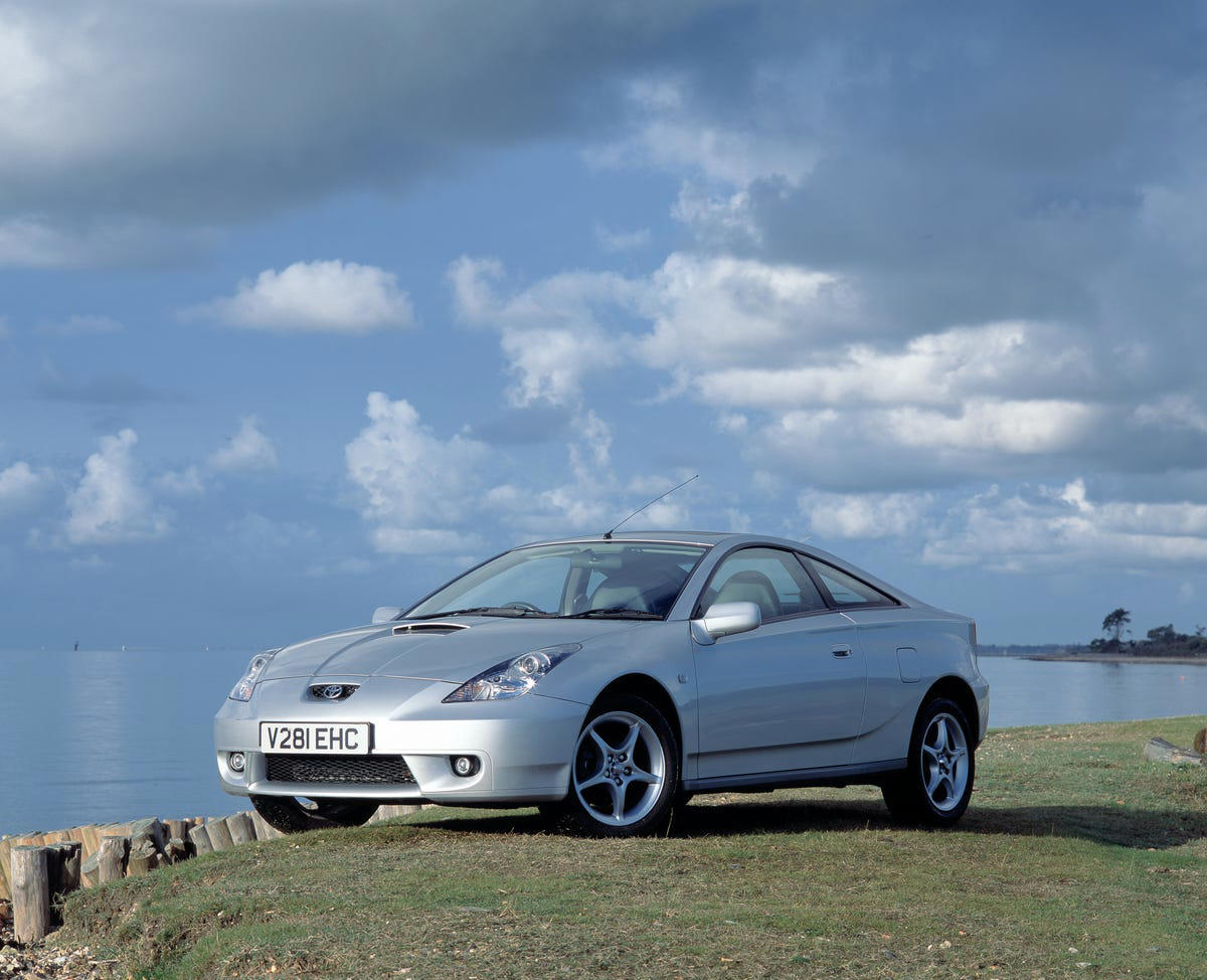 Recrean cómo puede ser el futuro Toyota Celica y la imagen genera revuelo por parecerse al Prius