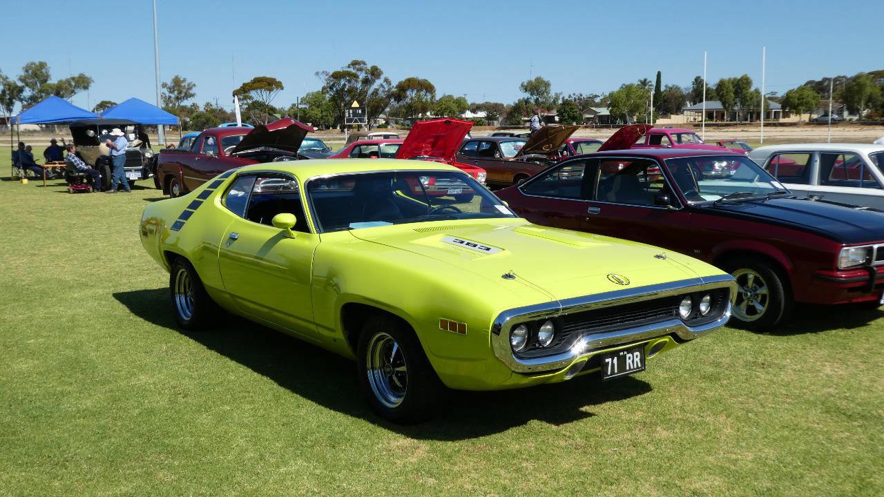 Plymouth stripped down the Road Runner to keep it fast and affordable