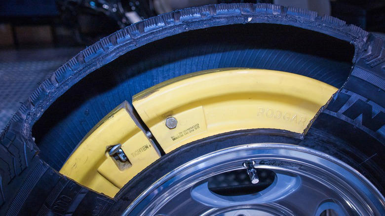 How do bulletproof tires work?