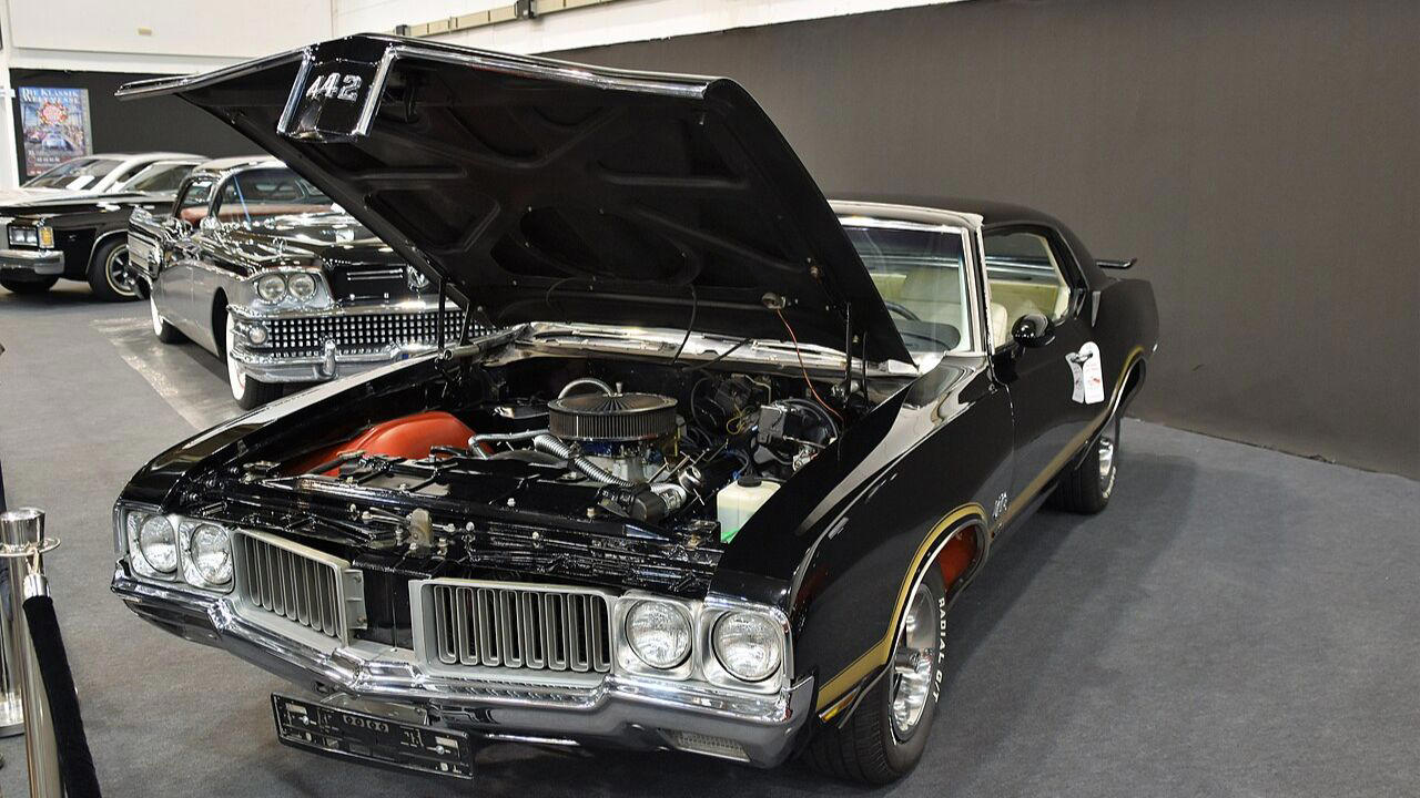 The 442 W-30 used engineering tricks that most buyers never noticed