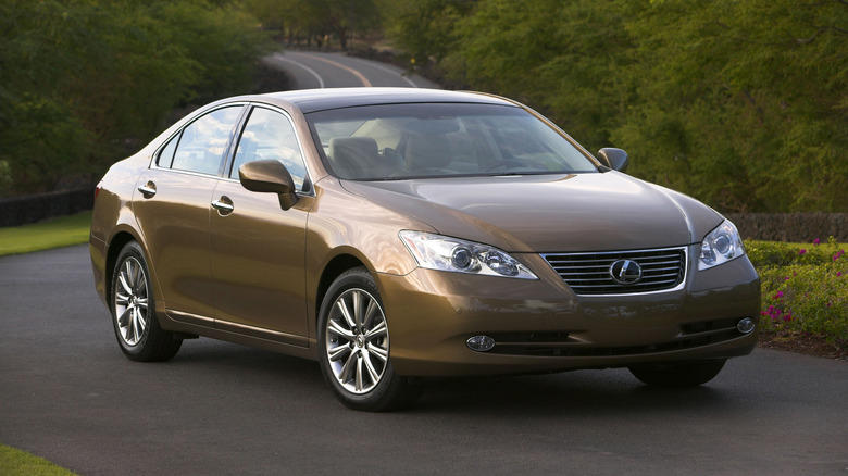 10 things you should know before buying a Lexus ES (new or used)