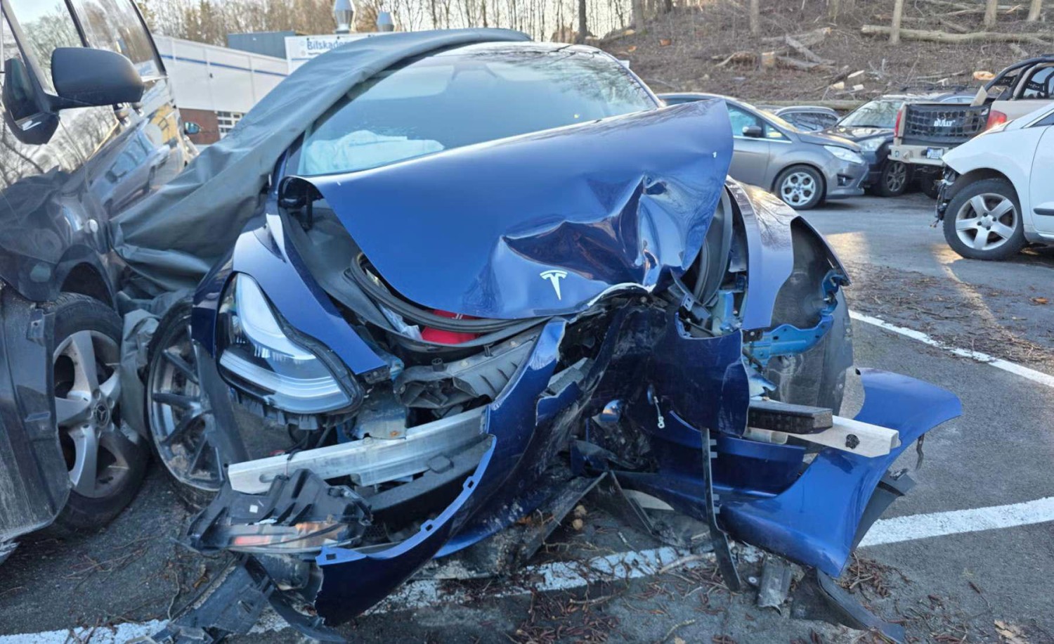 ¿Comprarías un Tesla Model 3 por 4.500 euros? Lo que esconde este anuncio de internet