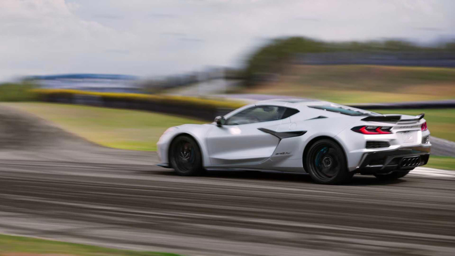 Surprise: The Corvette's big new V8 engine is a gas guzzler