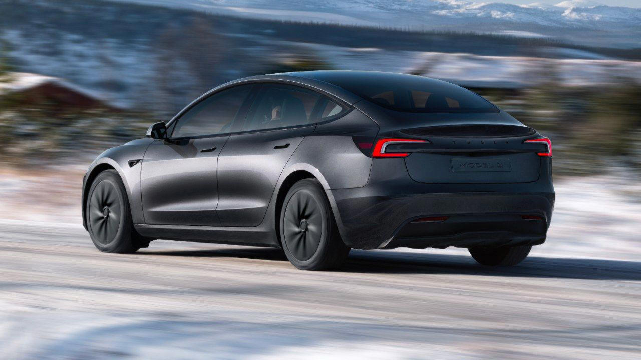 España crece en coches eléctricos e híbridos, pero Europa corre más: la brecha se agranda mes a mes