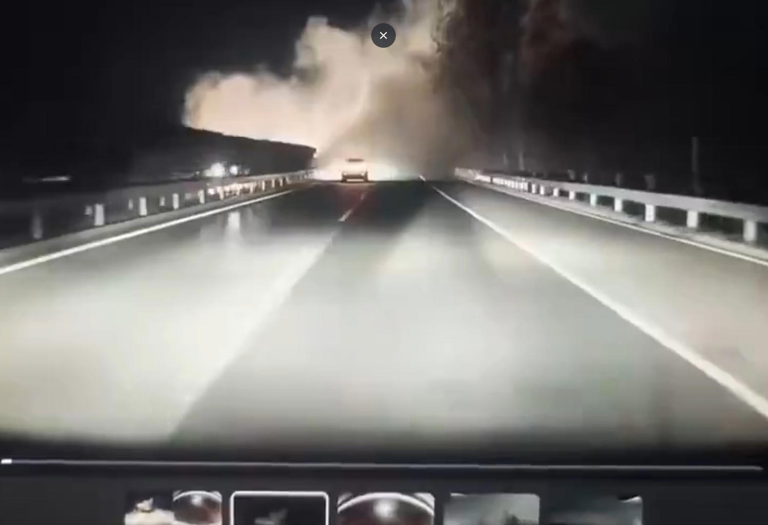 Parecía una colisión casi imposible de evitar, pero este coche reaccionó de una manera impecable