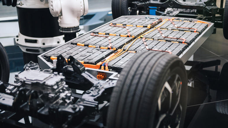 Consumer Reports says EV reliability is still a problem for these reasons