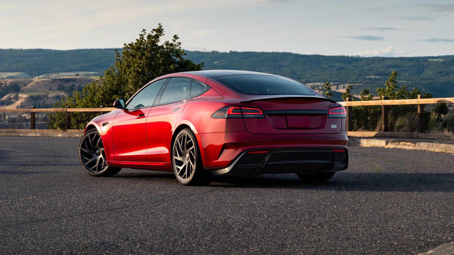 Tesla raises Model S, Model X price by $15,000 as production ends