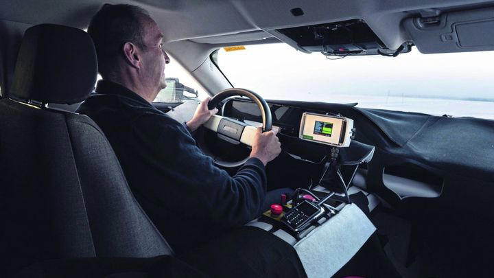 Jaguar muestra el interior de su nuevo eléctrico y no es tan lujoso como prometían