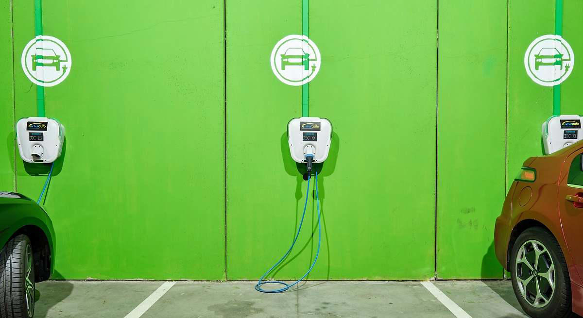 España se prepara para el coche eléctrico: en 2026 la red de recarga ha crecido y supera los 55.000 puntos