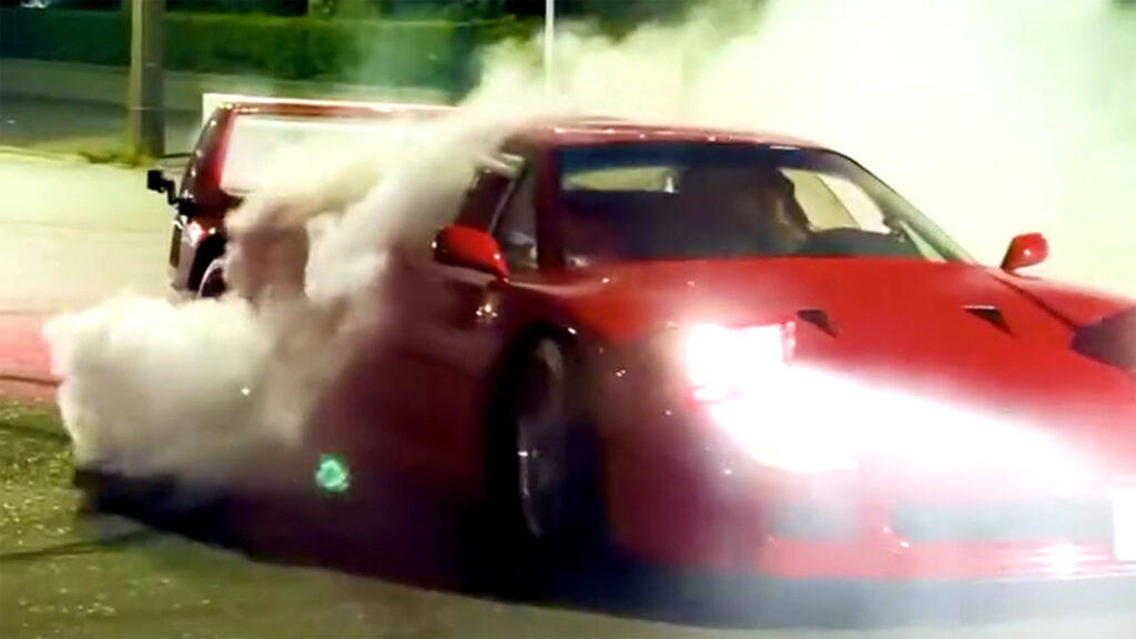 Ferrari, Ferrari F40, SEAT, Hamilton did donuts in a Ferrari F40 at Tokyo with a Kardashian in the passenger seat