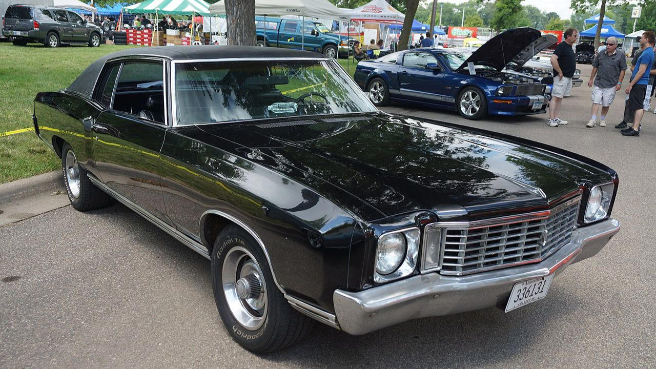 Ford, Chevrolet, 1972 Ford Gran Torino vs 1972 Chevrolet Monte Carlo one still stands out more