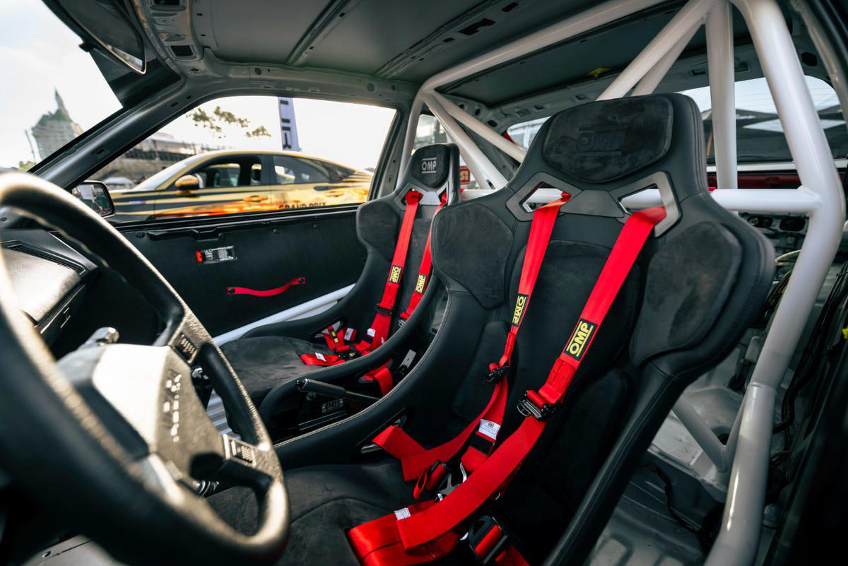 One Fast Lap in an Historically Accurate Acura Integra